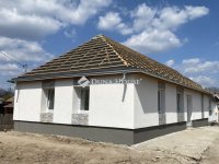 Eladó ikerház, Tápióbicskén 93.5 M Ft, 7 szobás