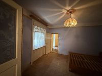 Eladó családi ház, Áporkán 49.9 M Ft, 8 szobás