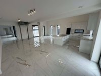 Eladó családi ház, Vecsésen 229.9 M Ft, 5 szobás