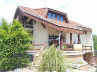 Eladó családi ház, Dunaharasztin 129 M Ft, 9 szobás