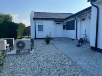 Kiadó téglalakás, albérlet, Pápán 200 E Ft / hó, 3 szobás