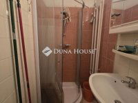 Eladó téglalakás, Pécsett 68.9 M Ft, 4 szobás