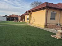 Eladó családi ház, Mikepércsen 97 M Ft, 5 szobás