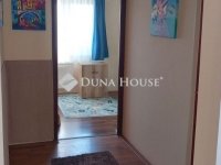 Eladó panellakás, Debrecenben 66.5 M Ft, 4 szobás