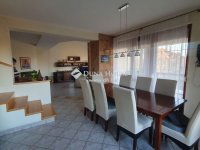 Eladó családi ház, XVII. kerületben 249 M Ft, 9 szobás