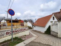 Eladó ipari ingatlan