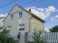 Eladó családi ház, Pécsett 99.1 M Ft, 4 szobás
