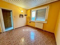 Eladó panellakás, Győrött 48.5 M Ft, 2+1 szobás