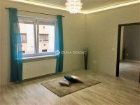 Eladó téglalakás, Pécsett 75 M Ft, 3 szobás