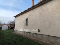 Eladó családi ház, Jászdózsán 26.5 M Ft, 3+4 szobás