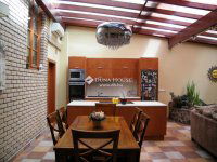 Eladó családi ház, Balatonfüreden 399 M Ft, 10 szobás