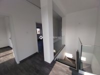 Eladó családi ház, Szegeden 180 M Ft, 1+5 szobás