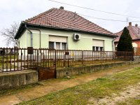 Eladó családi ház, Szakmáron 13.9 M Ft, 3+1 szobás