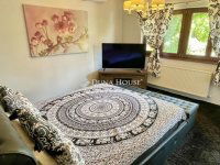 Eladó családi ház, II. kerületben 295 M Ft, 9 szobás