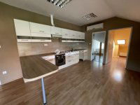 Eladó üzlethelyiség