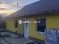 Eladó családi ház, Székesfehérvárott 49.999 M Ft, 2 szobás