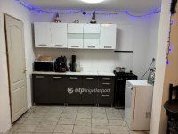 Eladó családi ház, Fegyverneken 9 M Ft, 2 szobás