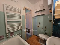 Eladó panellakás, Pápán 26.5 M Ft, 1+1 szobás