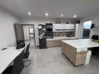 Eladó családi ház, Deszken 126 M Ft, 4 szobás