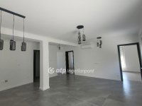 Eladó téglalakás, Jászberényben 75 M Ft, 3 szobás