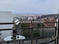 Eladó panellakás, Pécsett 69.9 M Ft, 2+1 szobás