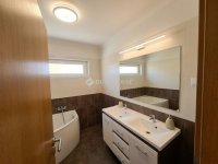 Eladó családi ház, Szegeden 155 M Ft, 4 szobás