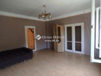 Eladó téglalakás