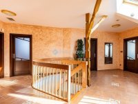 Eladó családi ház, Kistarcsán 329 M Ft, 5 szobás