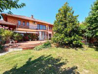 Eladó családi ház, Békéscsabán 220 M Ft, 9 szobás