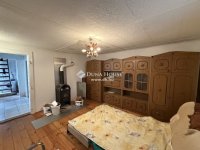 Eladó nyaraló, Pócsmegyeren 36.5 M Ft, 2 szobás