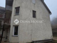 Eladó téglalakás