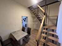 Eladó ikerház, III. kerületben 209.9 M Ft, 9 szobás