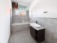 Eladó ikerház, Pécelen 132.9 M Ft, 6 szobás