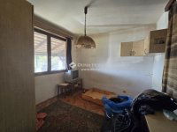 Eladó családi ház, Pécsett 44.9 M Ft, 4 szobás