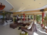 Eladó családi ház, Csömörön 274.9 M Ft, 7 szobás