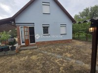 Eladó családi ház, Kunszentmiklóson 23 M Ft, 4 szobás