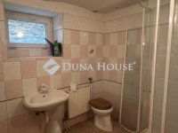 Eladó családi ház, Pécsett 499 M Ft, 6+1 szobás