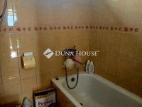 Eladó családi ház, Pécsett 32.3 M Ft, 2 szobás