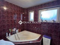 Eladó családi ház, Vecsésen 159 M Ft, 5 szobás