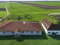 Eladó üzlethelyiség, Dunaföldváron 179.5 M Ft, 6 szobás