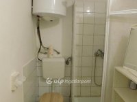 Eladó családi ház, Pécsett 299 M Ft, 9 szobás