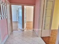 Eladó téglalakás, Pétfürdőn 58 M Ft, 4+1 szobás