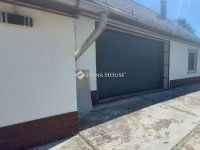 Eladó családi ház, Makón 104.99 M Ft, 4 szobás