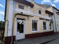 Eladó családi ház