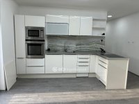 Eladó téglalakás, Komlón 42.5 M Ft, 3 szobás