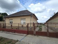 Eladó családi ház, Újhartyánon 64.9 M Ft, 5 szobás