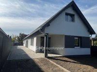 Eladó ikerház, Ráckevén 86 M Ft, 3+1 szobás