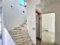 Eladó ikerház, III. kerületben 196 M Ft, 3+1 szobás