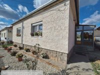 Eladó családi ház, Pécsett 86.9 M Ft, 3 szobás
