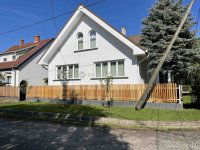 Eladó családi ház